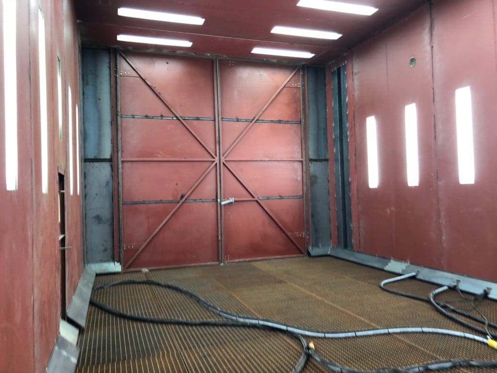 Large booths with full recovery